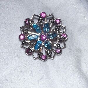 Mini vintage  Coro stamped brooch